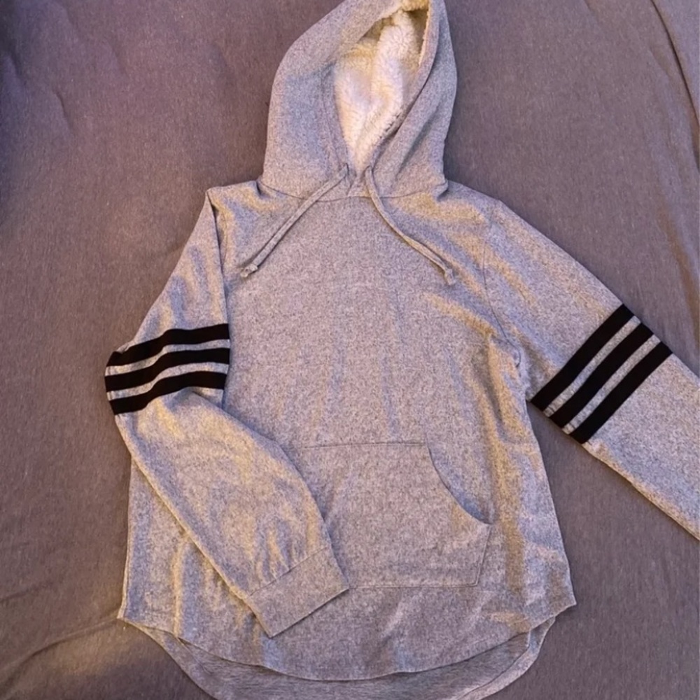 gray hoodie
